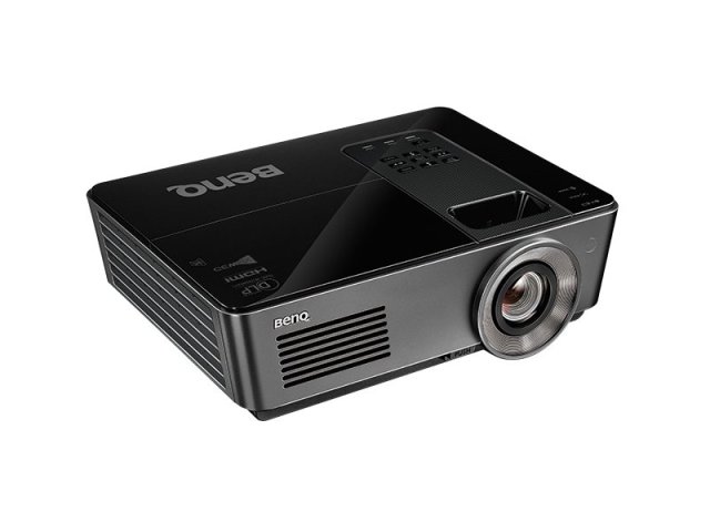 BenQ: projektory SX914, SH915 a SW916