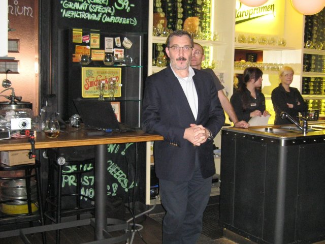 Olympus partnerům představil nové fotoaparáty a příslušenství