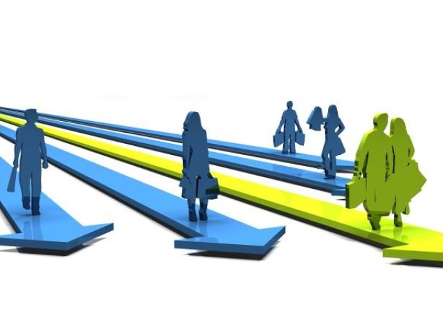 Každý druhý Čech nechá na internetu 10 000 korun