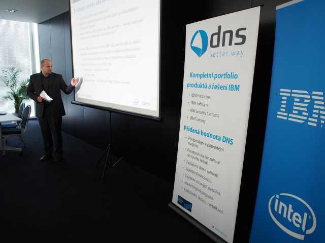 DNS a IBM startovaly s Intel X6