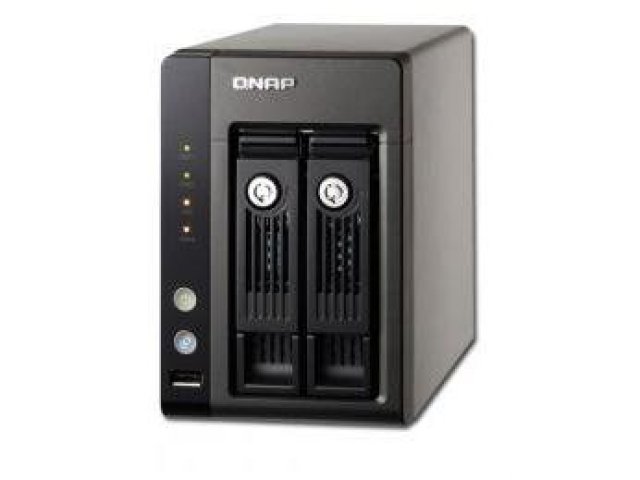 Umax s Qnap uvádějí NAS server