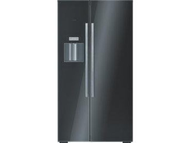 Side by side, elegantní a prostorné chladničky Bosch
