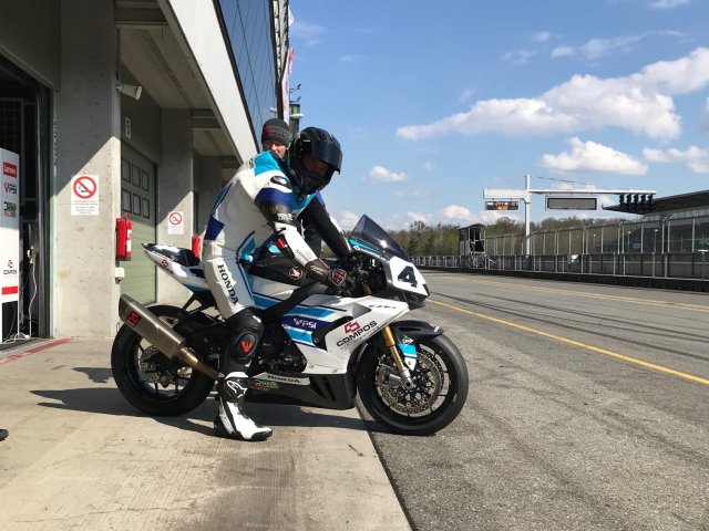 COMPOS vzal své partnery na brněnský Automotodrom