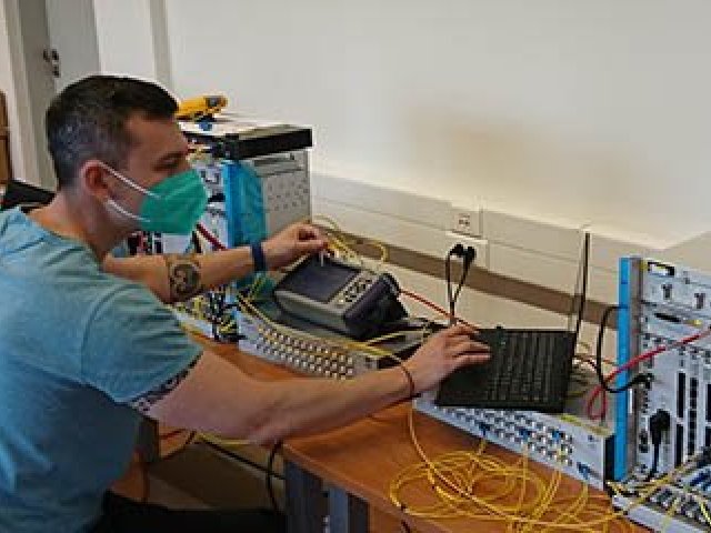 L1 laboratoř ADVA/PROFIcomms pro partnery