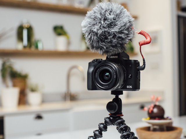 Nový Canon EOS M50 Mark II reaguje na rozmach sociálních sítí