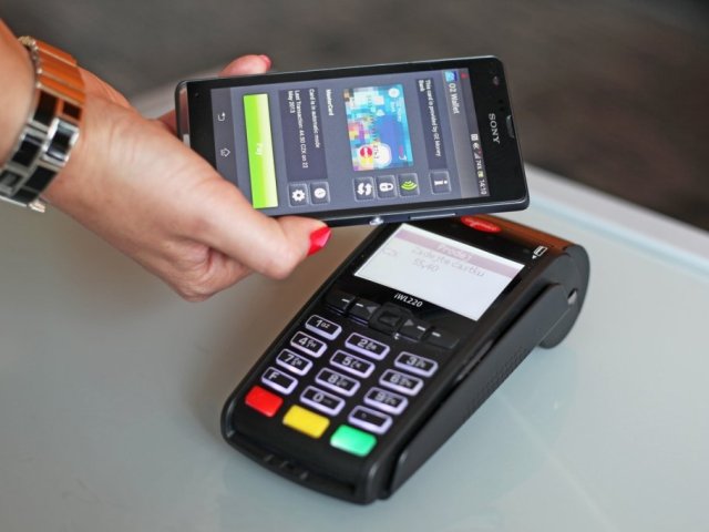 Platební karta v mobilu od GE Money Bank