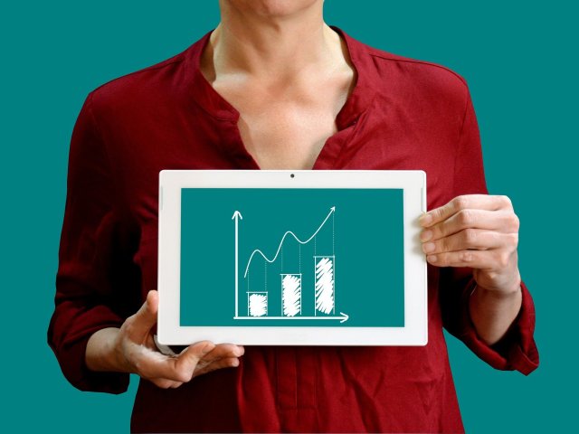 Vloni se v Česku na internetu prodalo zboží a služby za 196 miliard korun