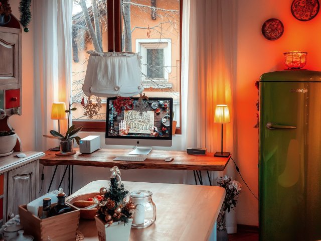 Vánoční on-line nákupy vrcholí, útraty atakují opakovaně hranici 7 miliard korun týdně