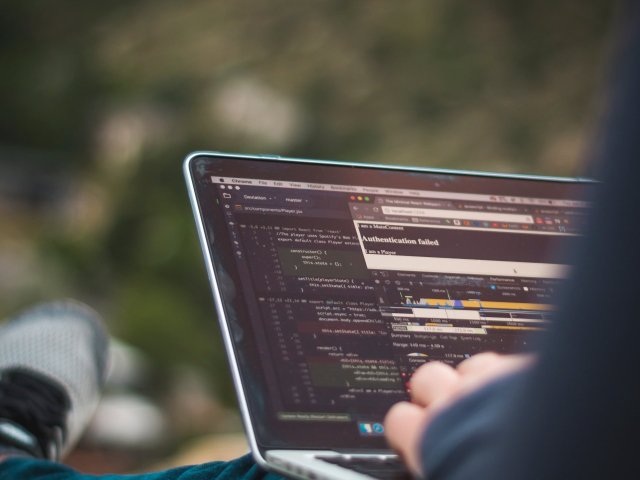 Trend práce z domova posiluje poptávku po externích odbornících