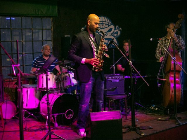 Přivítal je bigbítem