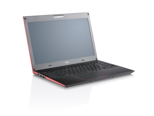 Fujitsu: notebooky Lifebook U554 a U574 