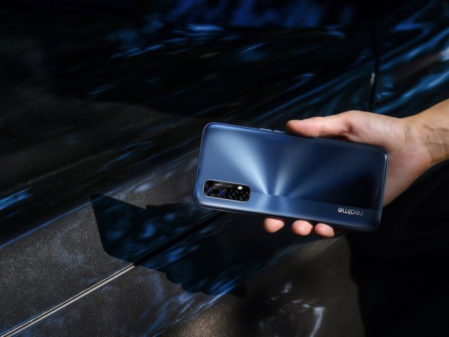 Herní smartphone realme 7 je v prodeji