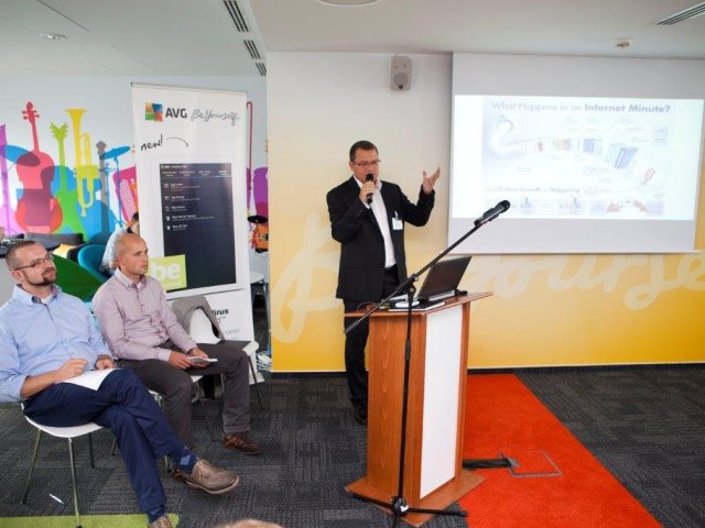 AVG s heslem "připojení, důvěra a soukromí"