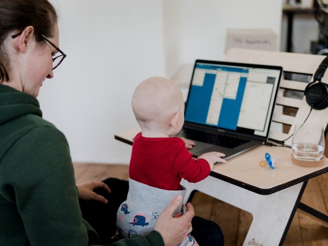 Využíváním soukromých zařízení ohrožuje firemní data téměř 40 % zaměstnanců 