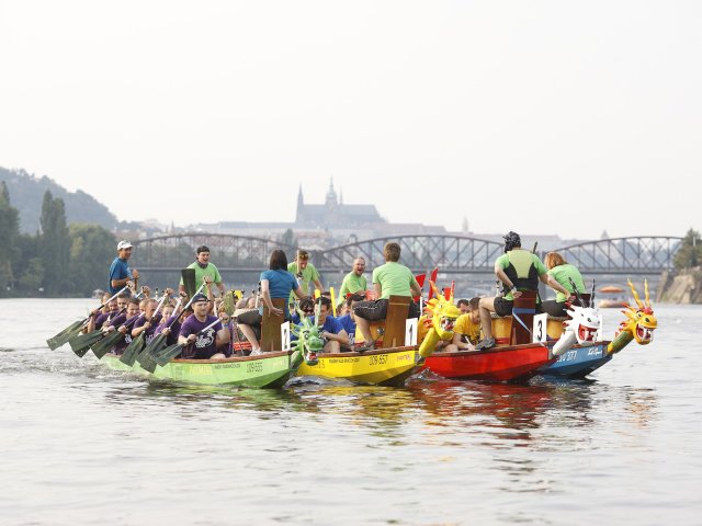 ABC Data ovládla šestý ročník IT dračích lodí