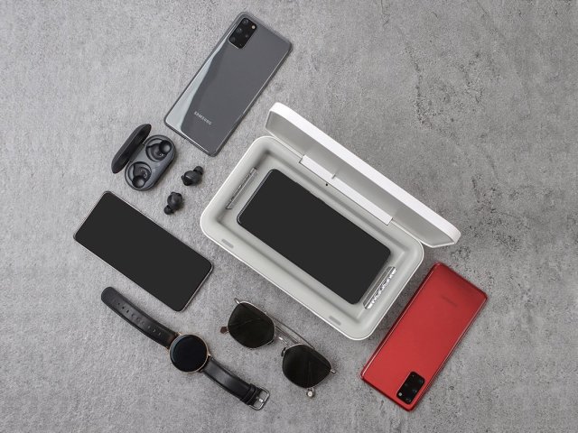 Samsung začal prodávat antibakteriální UV čističku s funkcí bezdrátového nabíjení