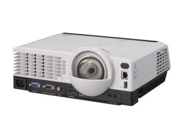 Ricoh: dataprojektory PJ X4240N a PJ WX4240N
