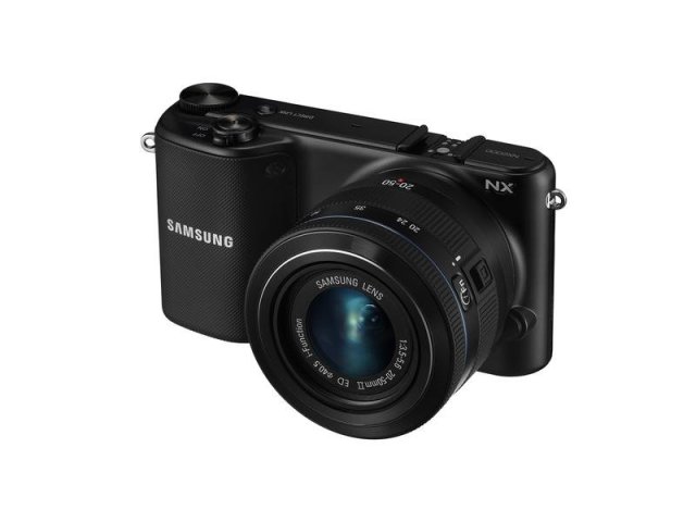 Samsung: fotoaparát NX2000