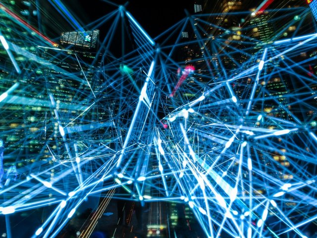 Red Hat zrychluje technologie otevřeného hybridního cloudu