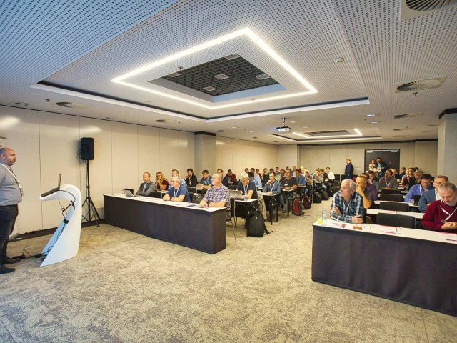 COMPOS Distribution: Serverová konference