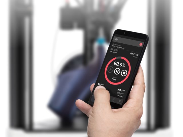 3D tiskárna TRILAB DeltiQ 2 přináší vzdálenou správu i tisk z více materiálů najednou