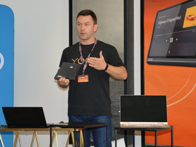 Lenovo v Praze představilo omlazenou řadu notebooků Yoga a tablety s Google asistentem