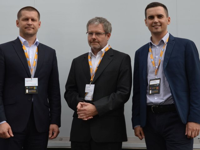 Automatizovaný a robotizovaný závod na principech Průmyslu 4.0