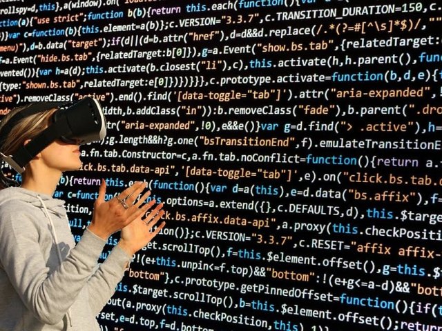 Digitalizace je pro podniky prioritou, chybí však lidé s patřičnými znalostmi