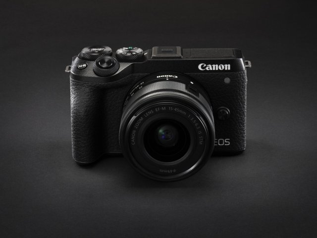 Canon rozšířil řadu EOS o dva fotoaparáty pro náročné fotoamatéry