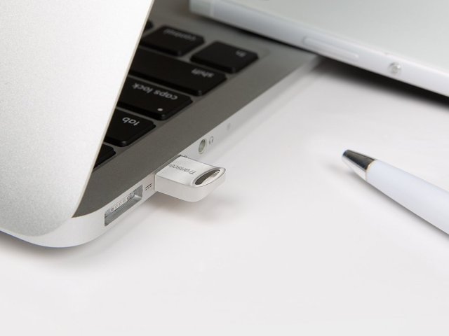 Jednoduché způsoby, jak zabezpečit data na „flešce“