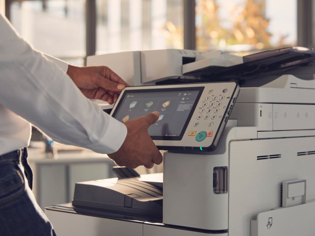 Canon spolupracuje na bezpečnosti svých tiskáren s McAfee