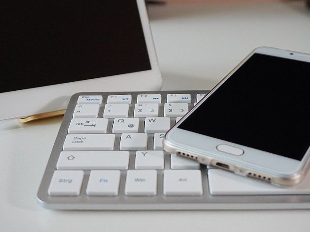 Malware FinSpy opět útočí – nová verze je zacílena na iOS i Android