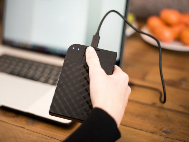 Verbatim představil externí disk chráněný čtečkou otisků prstů