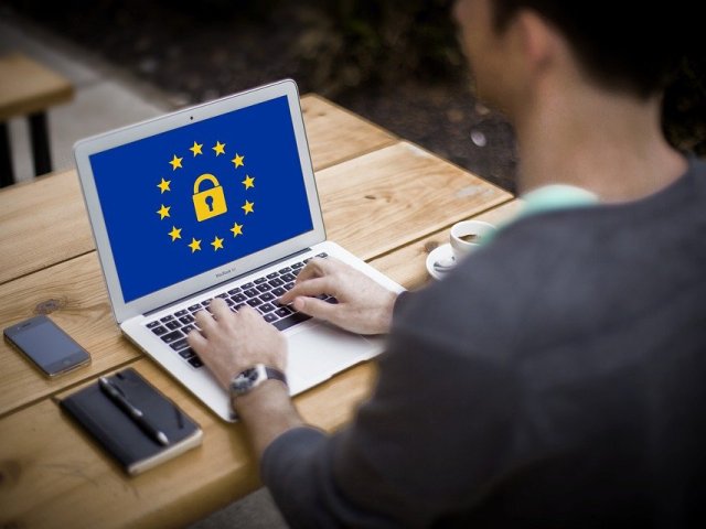 Zavedení GDPR zlepšilo informační zabezpečení firem, edukace zaměstnanců však pokulhává