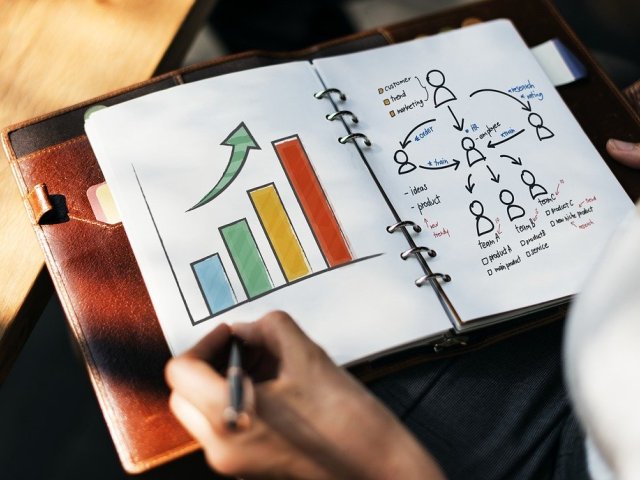 Důvěra podnikatelů vzrostla, nálada spotřebitelů se ale zhoršila