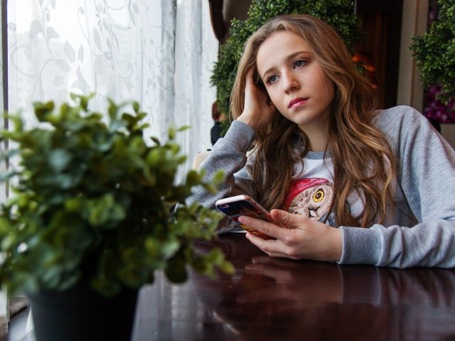 K mobilnímu placení využívá chytré telefony a tablety 29 % Čechů