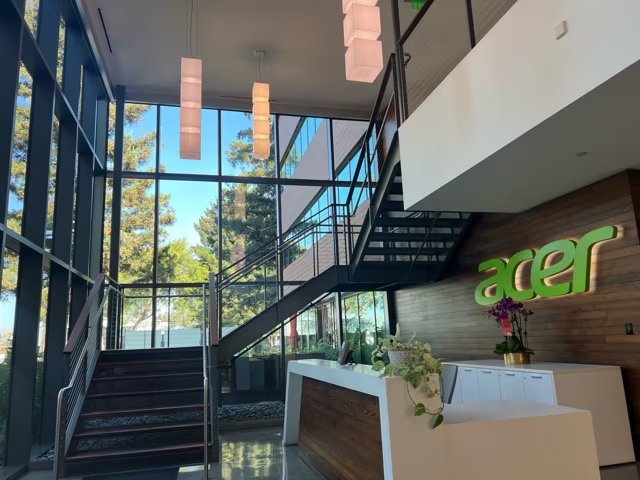 Acer nabídne podnikovým zákazníkům prodlouženou záruku a odkup starých zařízení