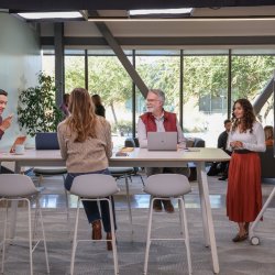 Průzkum Enterprise AI 2025: Ambice vs. realita a open source jako klíč k úspěchu