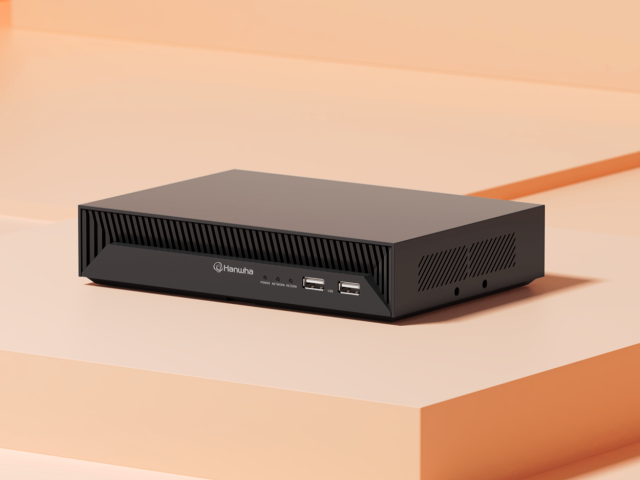 Společnost Hanwha Vision uvedla na trh kompaktní rekordér s AI a pevným diskem