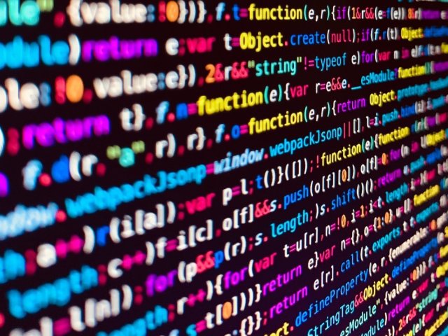 AWS uvedl supervýkonný velký jazykový model (LLM) Falcon 40B