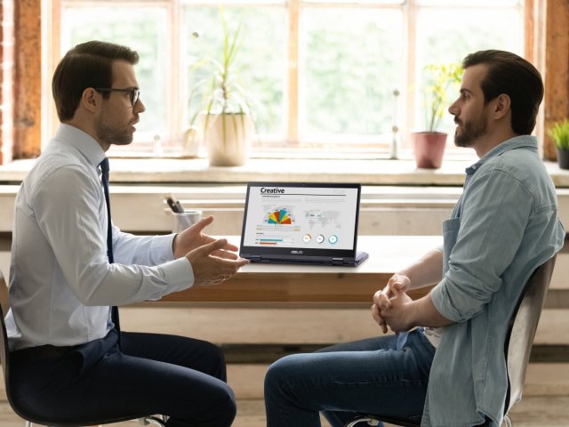 České firmy si na generativní AI zatím zvykají