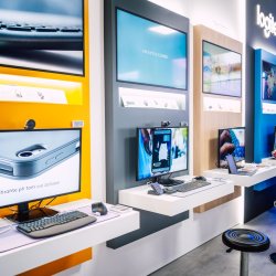 Logitech v showroomu Alzy otevřel exkluzivní shop-in-shop