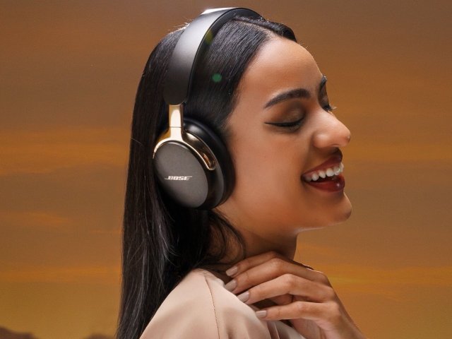 Do ČR míří limitovaná zlatá sluchátek QuietComfort Ultra Headphones 2. generace