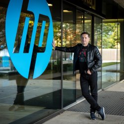 Cesta do „devadesátek“: Třicetiletá kariéra Pavla Machovského zblízka