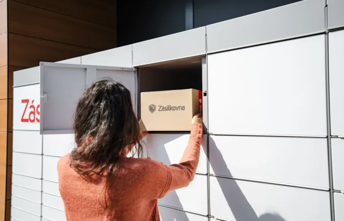 Odesílání přes Z-BOXy trhá rekordy. Strmý růst služby nutí Zásilkovnu k opravám procesů v zasílání mezi lidmi