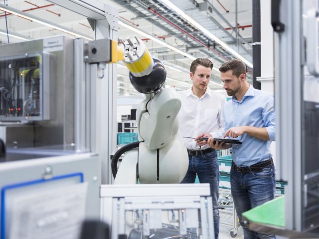 Firmy v Česku plánují do digitalizace do roku 2025 investovat přes 60 miliard korun