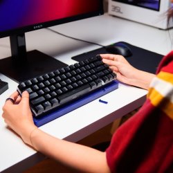 HP uvedlo na český trh nové herní notebooky, OLED monitory a periferie HyperX a OMEN