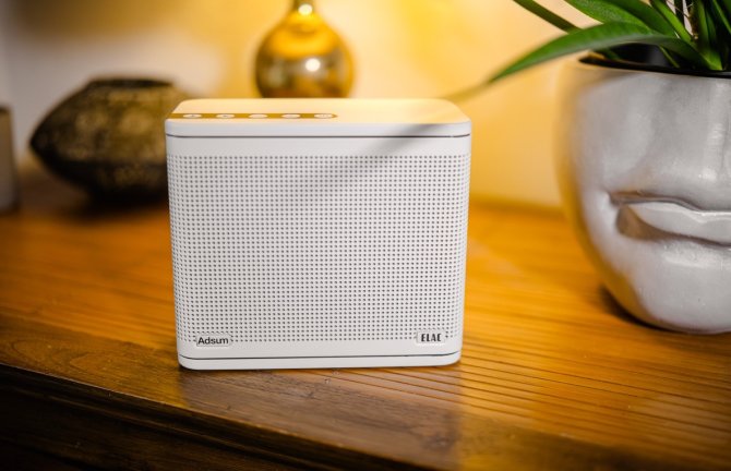 Německá značka Elac představila svůj první přenosný reproduktor