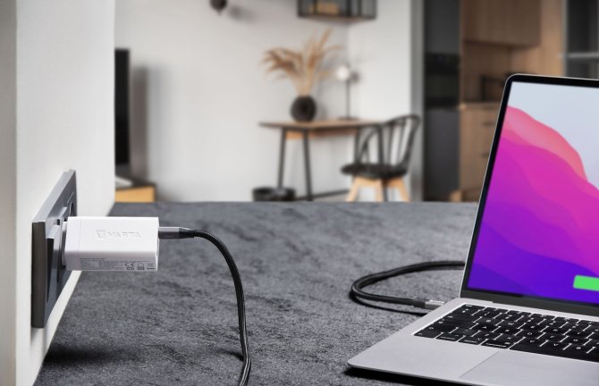 VARTA uvedla na trh univerální rychlonabíječku High Speed Charger s výkonem 65 W