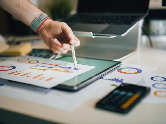 Globální výdaje na ICT se v roce 2026 vyšplhají na čtyři biliony dolarů